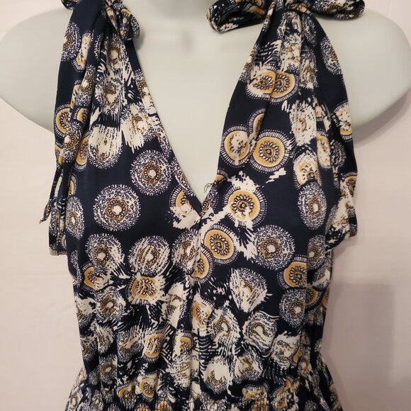 Jumpsuit Light weight, shoulder adjustable strap 65% Silk 35% polyester Size M. - Picture 5 of 13